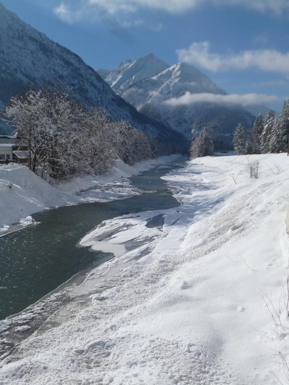 Adlernest Lechtal Villa Bach  Rum bild